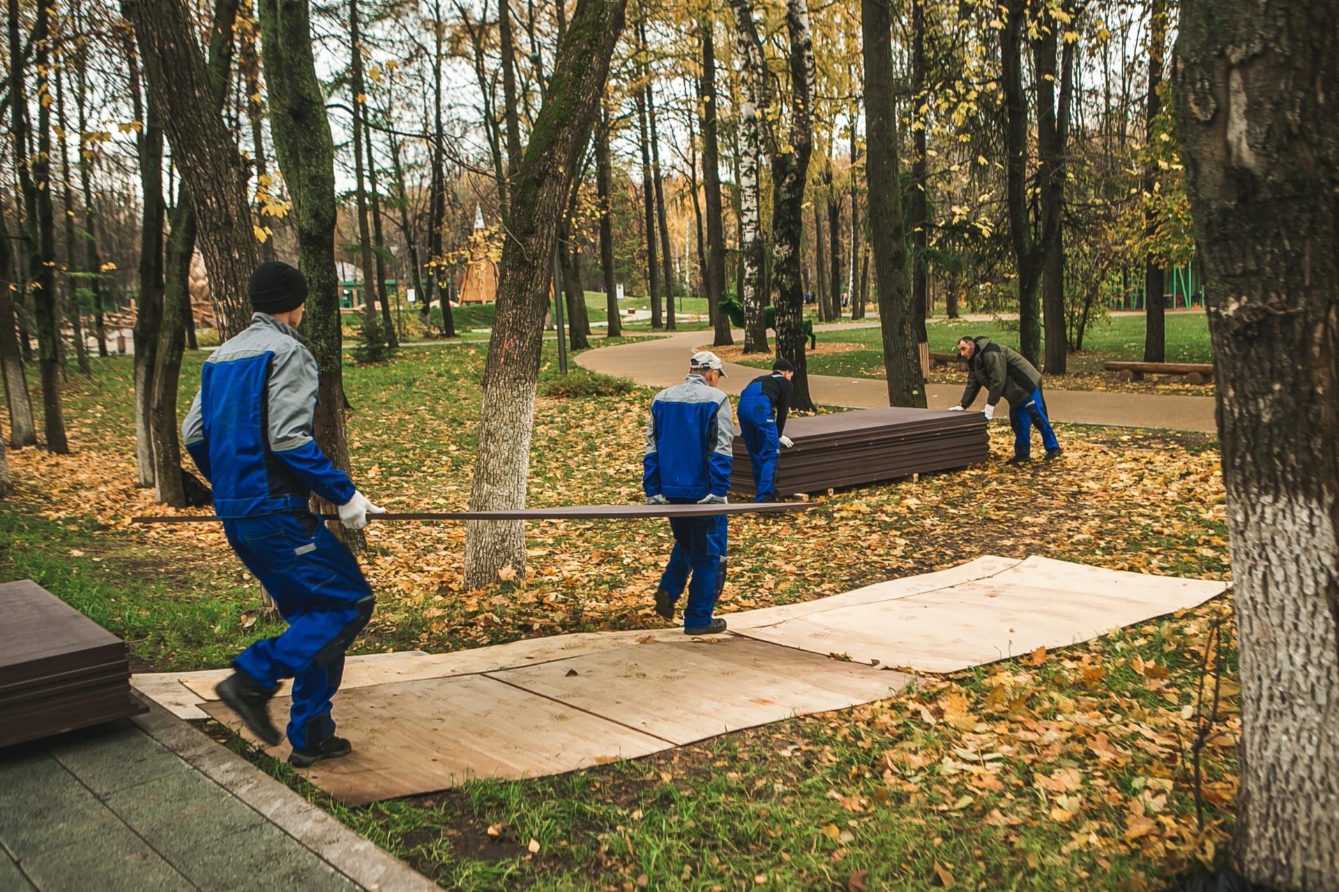 Парк швейцария работает. Парк Швейцария Нижний Новгород. Спортивная зона в парке. В парке. Праздник в парке.